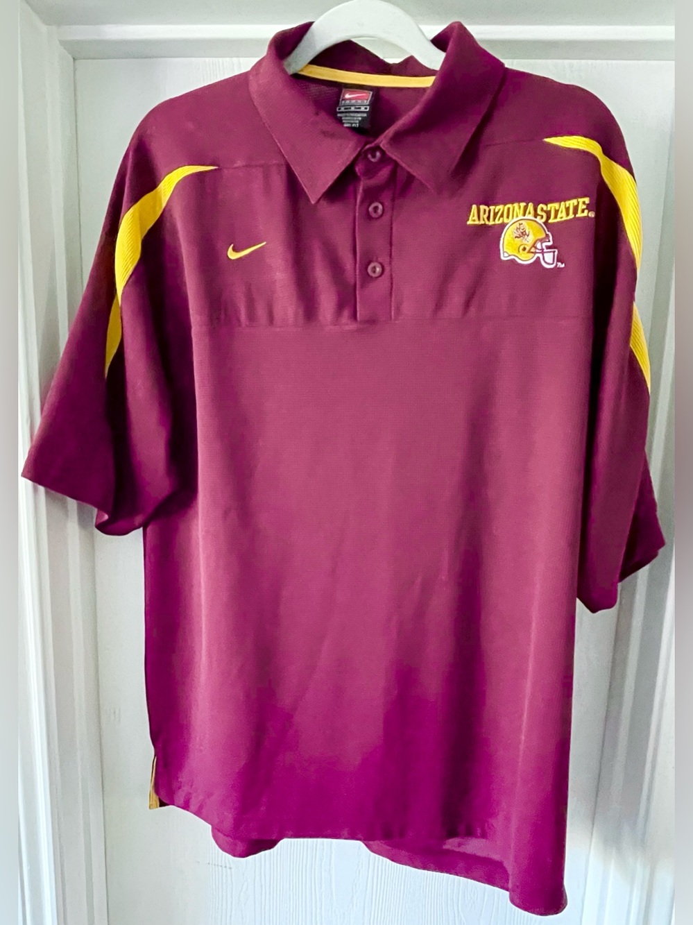 Nike Arizona State Men’s Maroon Polo Shirt with Gold Accents - Picture 2 of 6